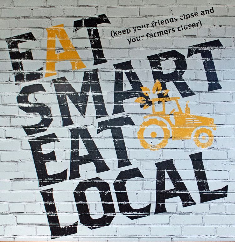 Wall that says Eat Smart Eat Local
