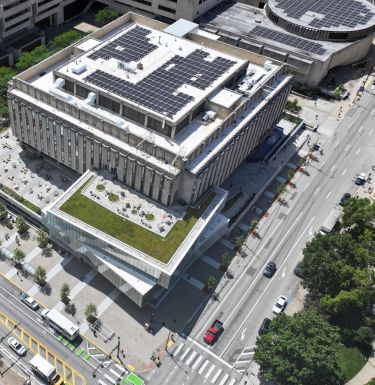 Rooftop solar on top of Hillman Library